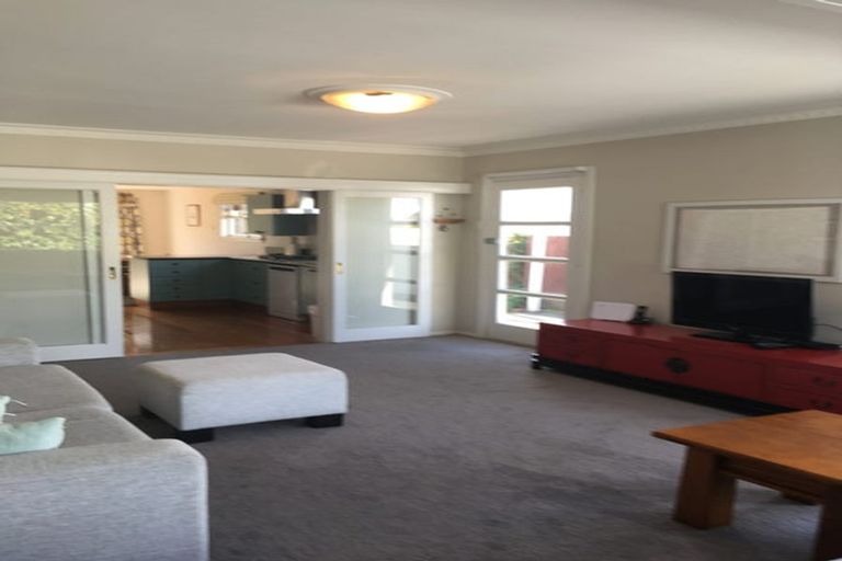 Photo of property in 5 Beachville Road, Redcliffs, Christchurch, 8081