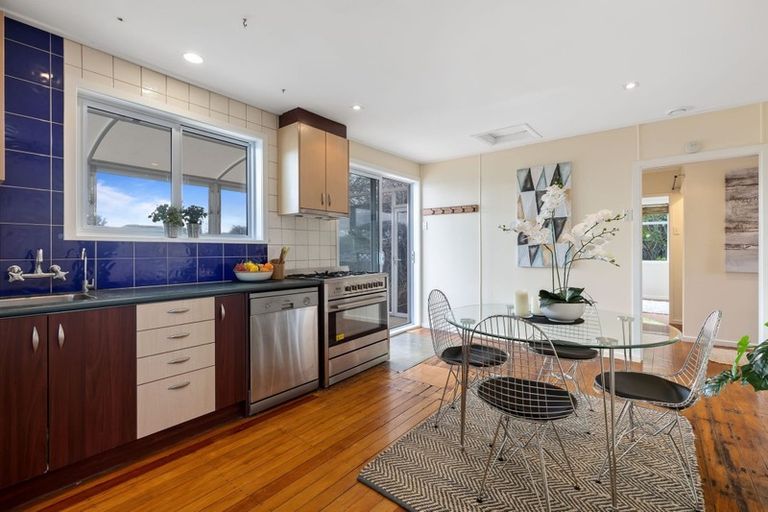 Photo of property in 42 Philomel Crescent, Bayswater, Auckland, 0622