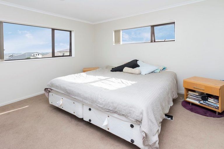 Photo of property in 71 Keri Vista Rise, Papakura, 2110