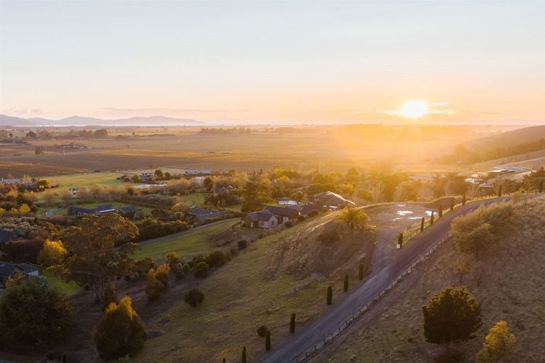 Photo of property in 33 Dry Hills Lane, Riverlands, Blenheim, 7274