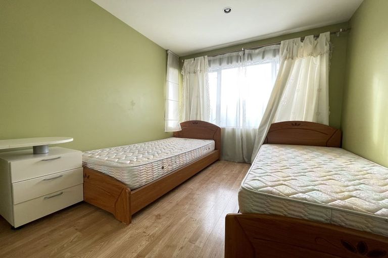 Photo of property in 207a Memorial Avenue, Burnside, Christchurch, 8053