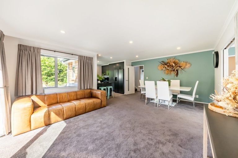 Photo of property in 17 Sumner Terrace, Aotea, Porirua, 5024