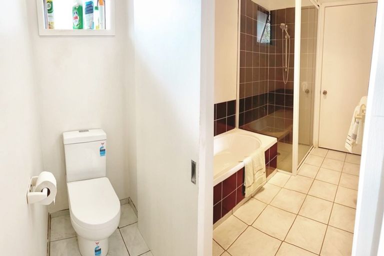 Photo of property in 96 Kamara Road, Glen Eden, Auckland, 0602