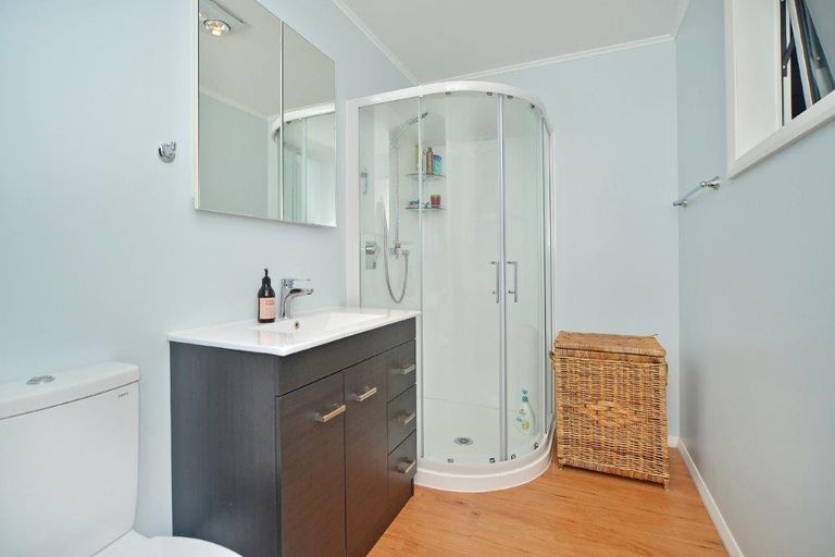 Photo of property in 1327 Hinakura Road, Hinakura, Martinborough, 5784