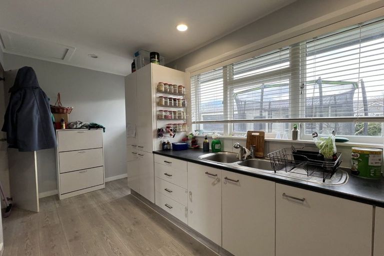 Photo of property in 192 Weston Road, St Albans, Christchurch, 8052