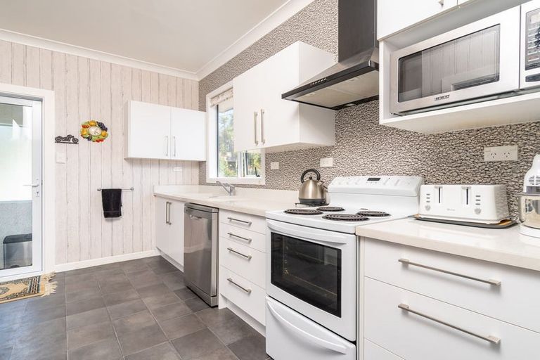 Photo of property in 63 Easther Crescent, Kew, Dunedin, 9012