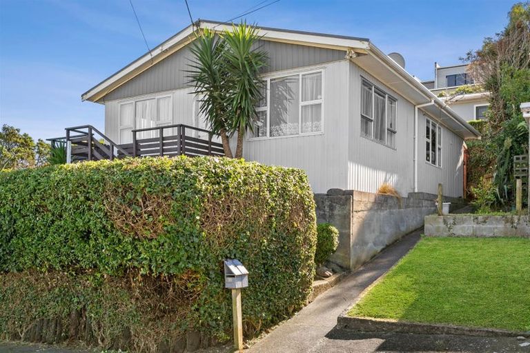 Photo of property in 10 Parris Street, Moturoa, New Plymouth, 4310