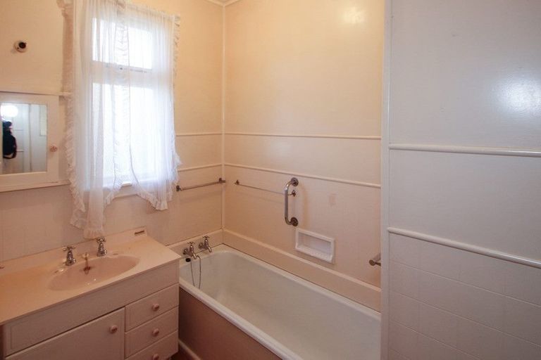 Photo of property in 34 Clyde Street, Oamaru North, Oamaru, 9400