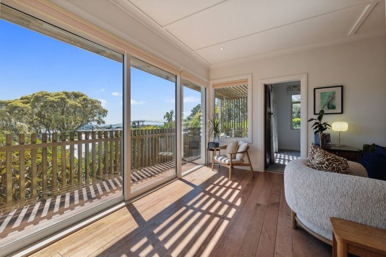 Photo of property in 122 Pendarves Street, New Plymouth, 4312