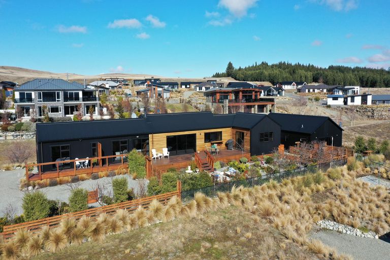 Photo of property in 7 Rankin Rise, Lake Tekapo, 7999
