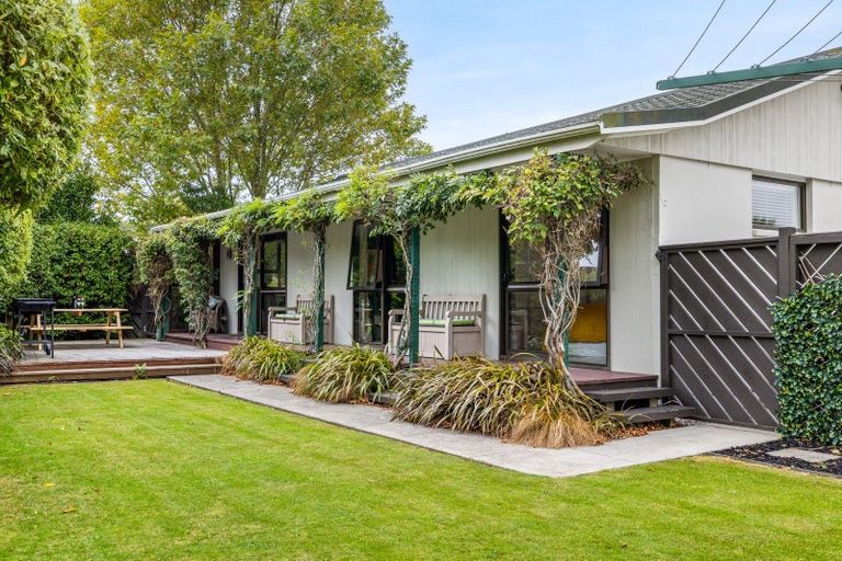 Photo of property in 11 Townshend Crescent, Halswell, Christchurch, 8025