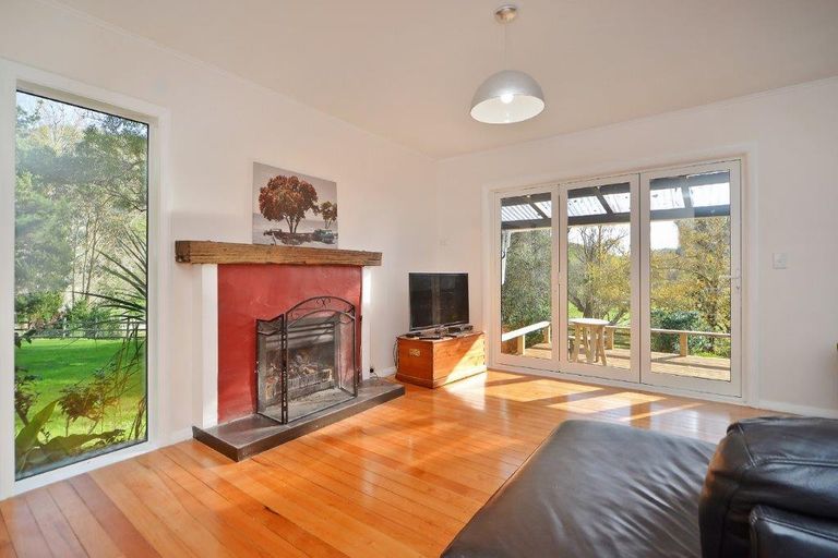 Photo of property in 1327 Hinakura Road, Hinakura, Martinborough, 5784