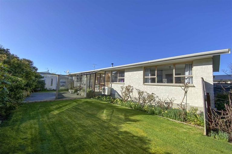 Photo of property in 33 Kildare Drive, Waikiwi, Invercargill, 9810
