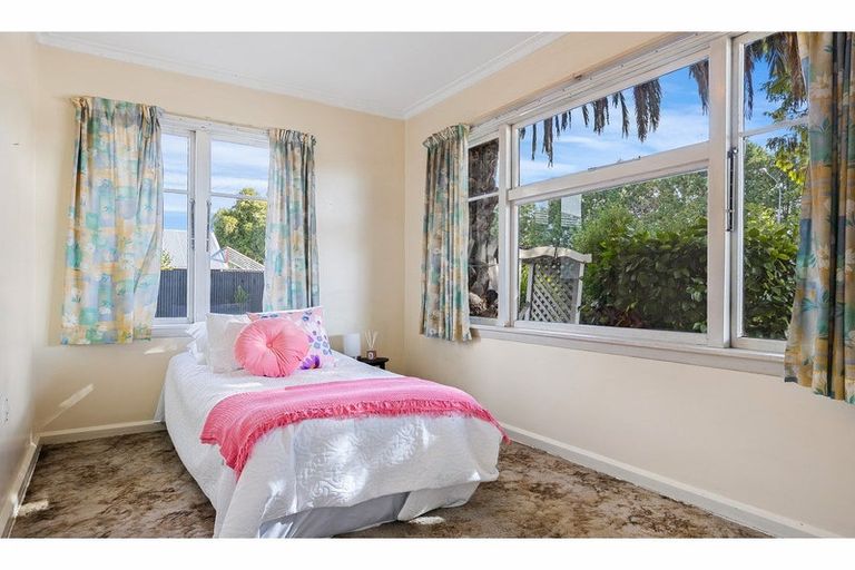 Photo of property in 37 Yaldhurst Road, Sockburn, Christchurch, 8042