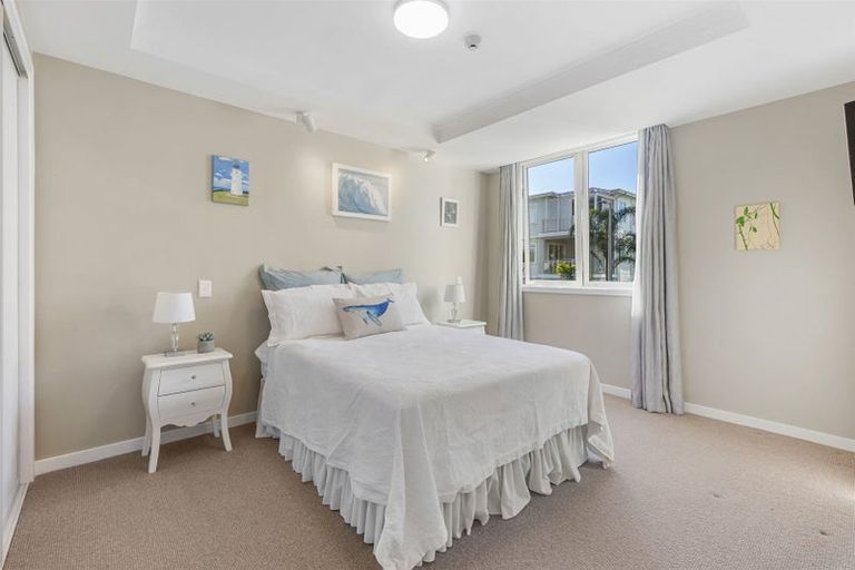 Photo of property in 75 Panorama Heights, Orewa, 0931