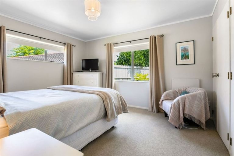 Photo of property in 120 Glen Road, Ranui, Auckland, 0612