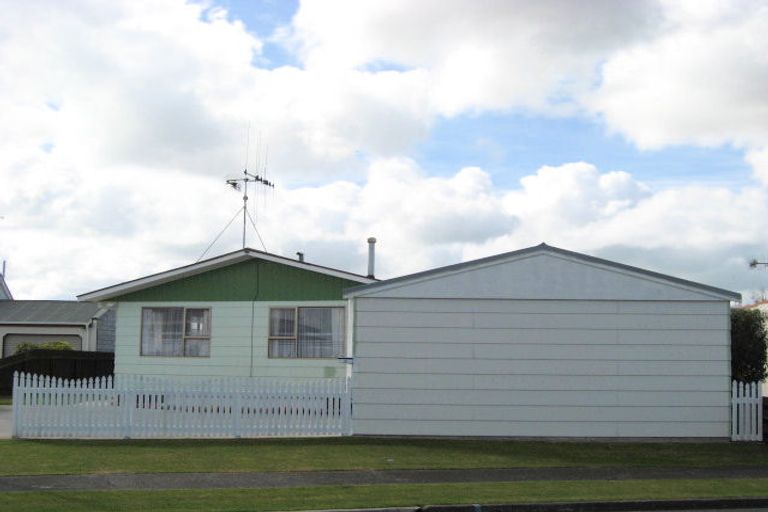 Photo of property in 13 Akepiro Place, Tawhero, Whanganui, 4501