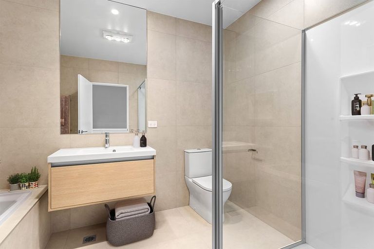 Photo of property in 32 Roundel Crescent, Whenuapai, Auckland, 0618