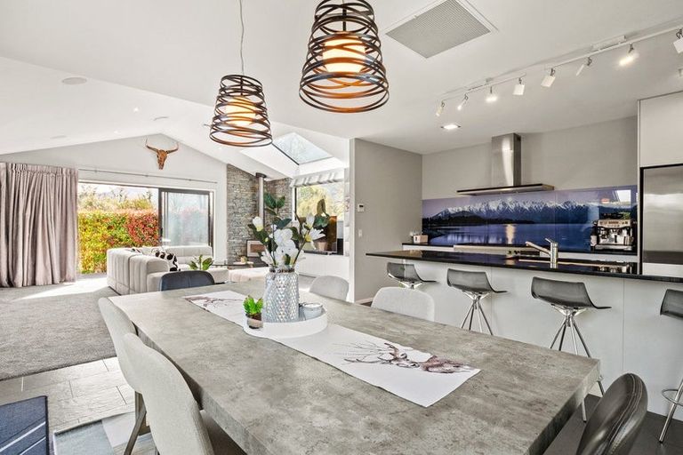 Photo of property in 27 Pendeen Crescent, Jacks Point, Queenstown, 9371