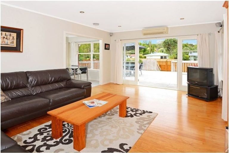 Photo of property in 26 Lynden Avenue, Hillcrest, Auckland, 0627