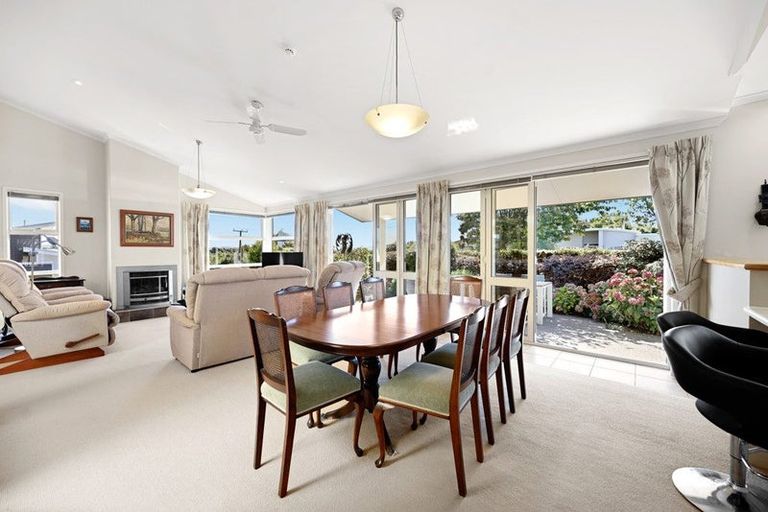 Photo of property in 64a Rototuna Road, Rototuna, Hamilton, 3210