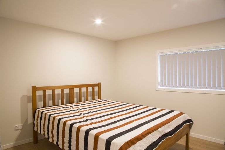 Photo of property in 93 Chelsea View Drive, Chatswood, Auckland, 0626