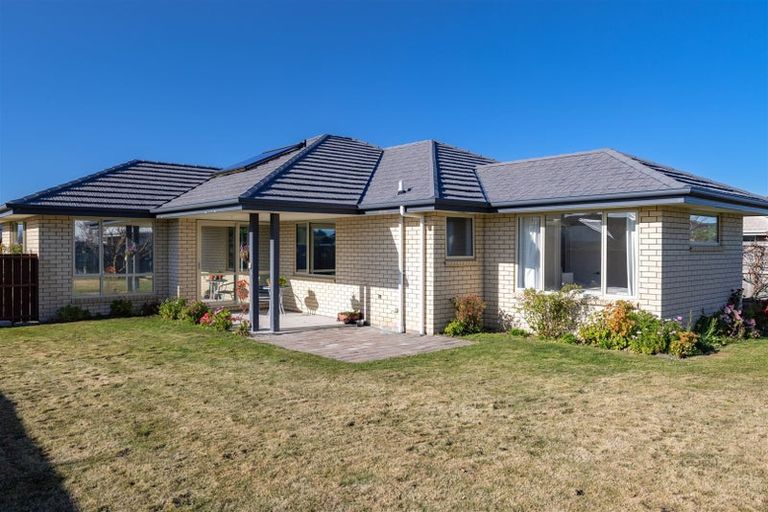 Photo of property in 25 Walnut Way, Rangiora, 7400