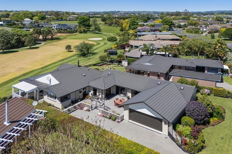 Photo of property in 56 Links View Drive, Omokoroa, 3114