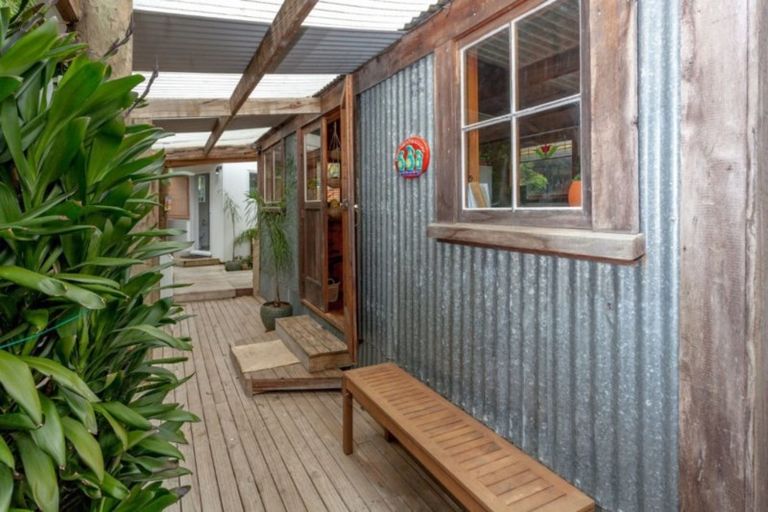 Photo of property in 10 Widdison Place, Whangamata, 3691