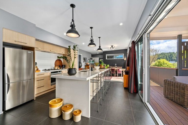 Photo of property in 11 Glentui Place, Waikawa, Picton, 7220