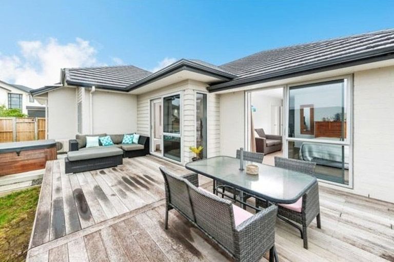 Photo of property in 54 Madison Terrace, Silverdale, 0932