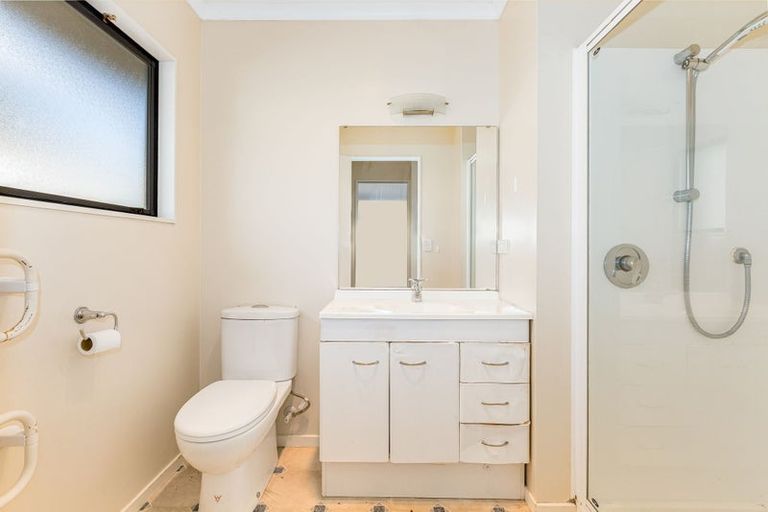 Photo of property in 92 Navigation Drive, Whitby, Porirua, 5024