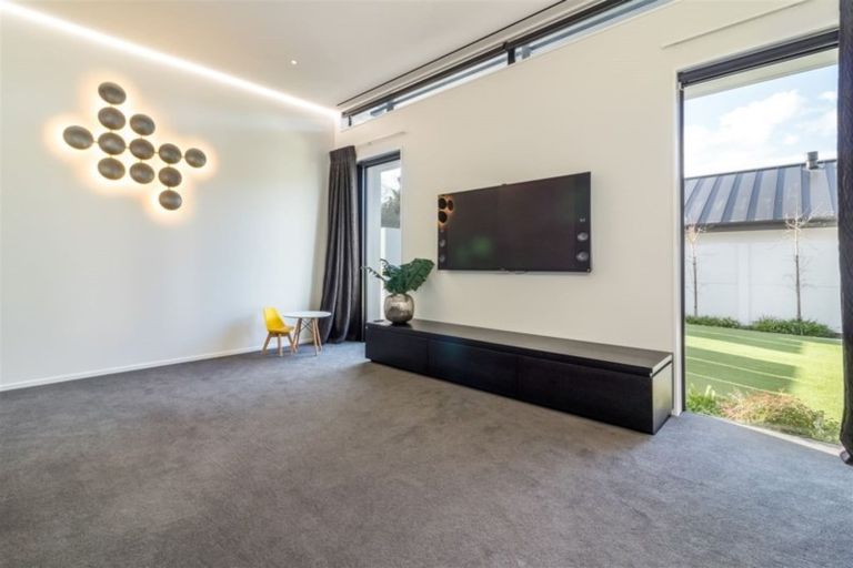 Photo of property in 31 Waiwetu Street, Fendalton, Christchurch, 8052