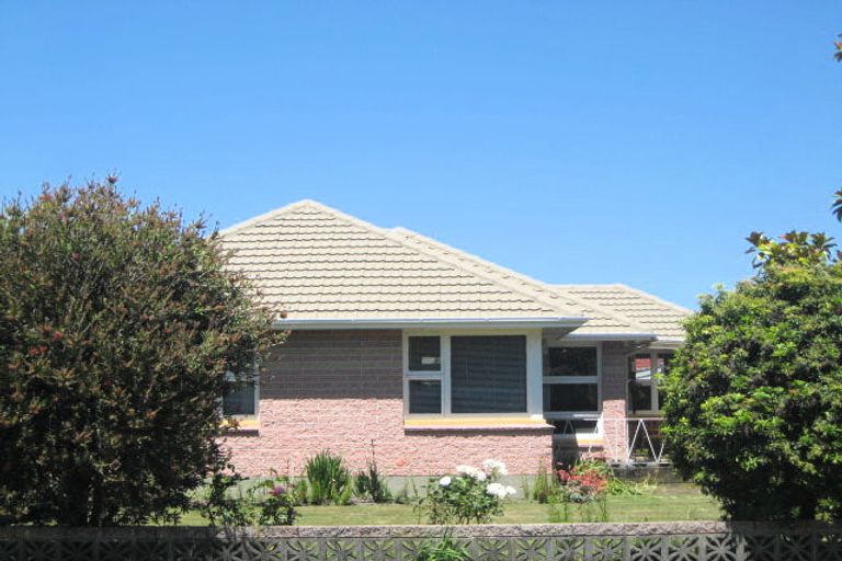Photo of property in 11 Rosella Street, Broomfield, Christchurch, 8042