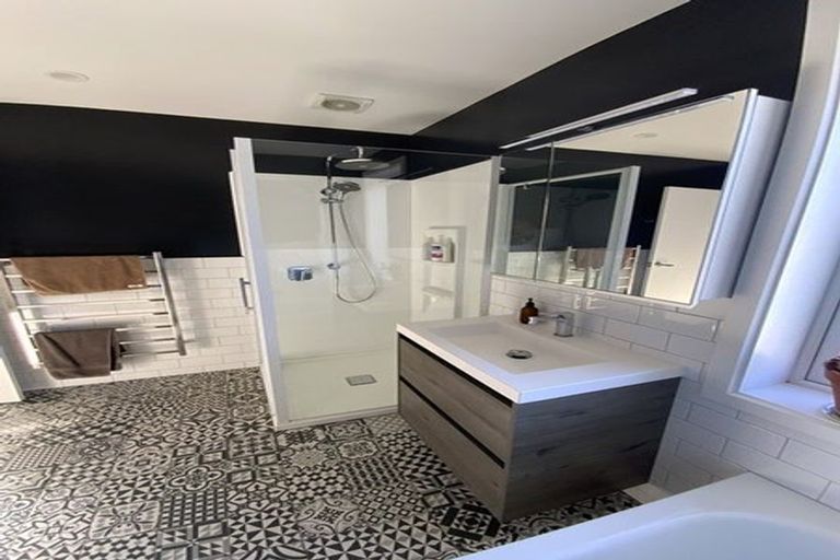 Photo of property in 154 Severn Street, Island Bay, Wellington, 6023