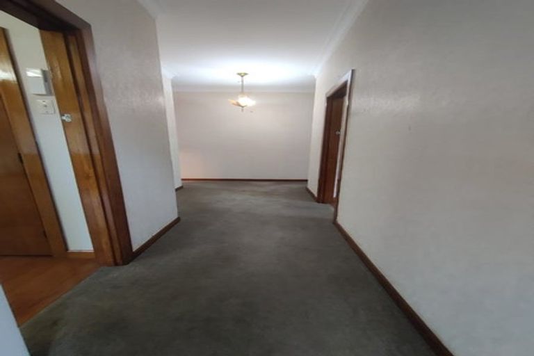 Photo of property in 207 Titirangi Road, Titirangi, Auckland, 0604