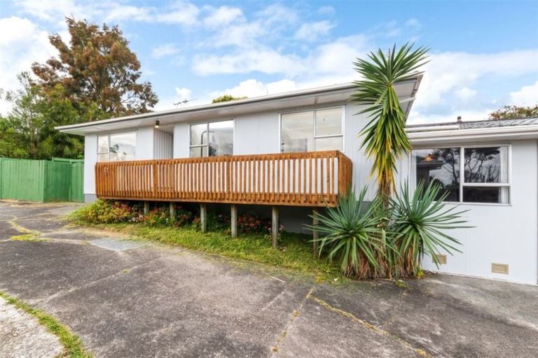 Photo of property in 1/15 Seabar Place, Glen Eden, Auckland, 0602
