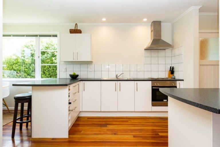 Photo of property in 30 Reynolds Road, Havelock North, 4130