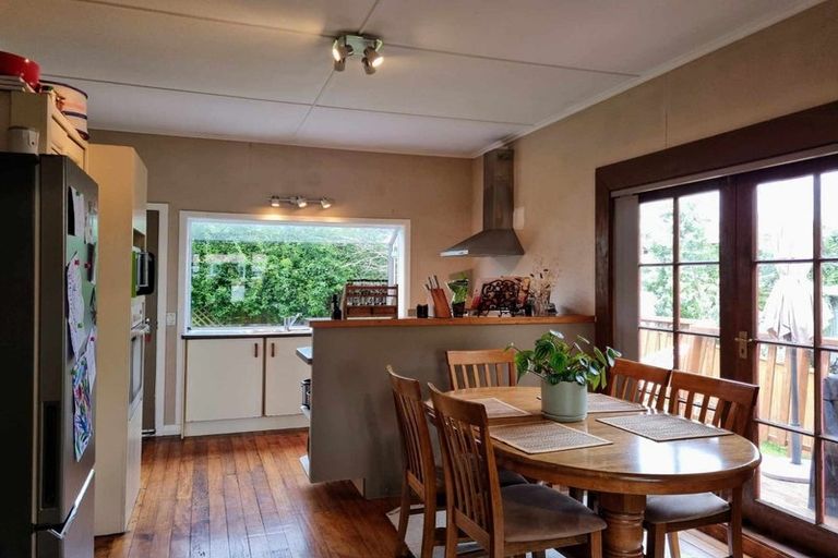 Photo of property in 292 Huatoki Street, Upper Vogeltown, New Plymouth, 4310
