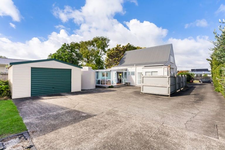 Photo of property in 21 Zealandia Road, Manly, Whangaparaoa, 0930