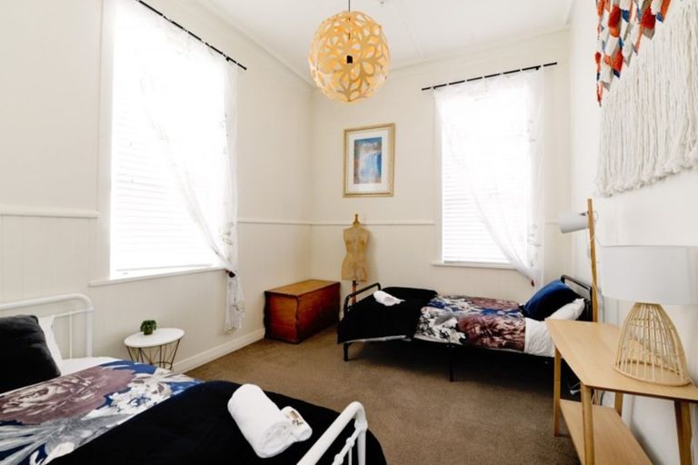 Photo of property in 92a Hargest Crescent, Saint Clair, Dunedin, 9012