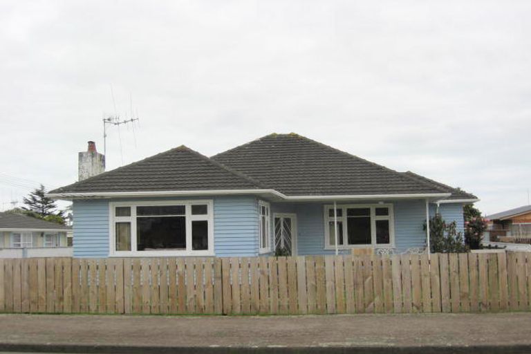 Photo of property in 123 Weraroa Road, Levin, 5510