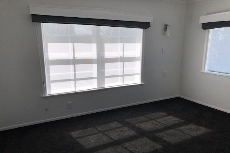 Photo of property in 82 Exmouth Road, Northcote, Auckland, 0627