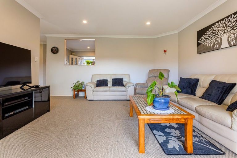 Photo of property in 10 Station Road, Huapai, Kumeu, 0810