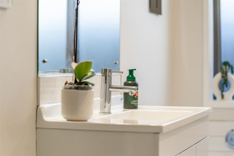 Photo of property in 2 Pattullo Crescent, Wallaceville, Upper Hutt, 5018