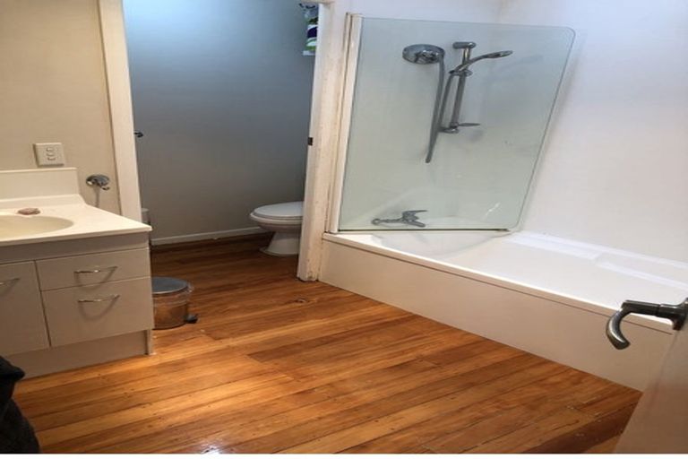 Photo of property in 94b Dowse Drive, Maungaraki, Lower Hutt, 5010