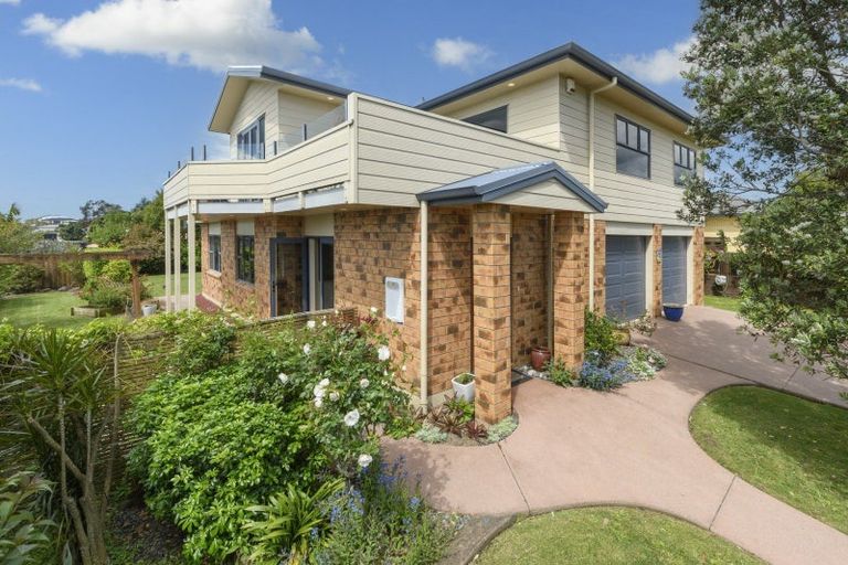 Photo of property in 33 Oteki Park Drive, Welcome Bay, Tauranga, 3112