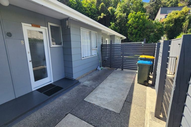 Photo of property in 2/80 Airlie Road, Plimmerton, Porirua, 5026