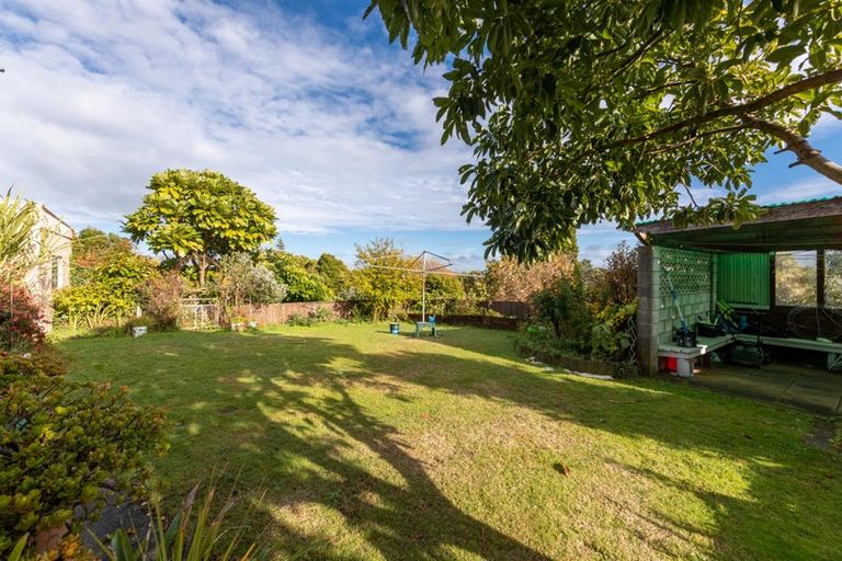 Photo of property in 41 Aorangi Road, Paraparaumu, 5032