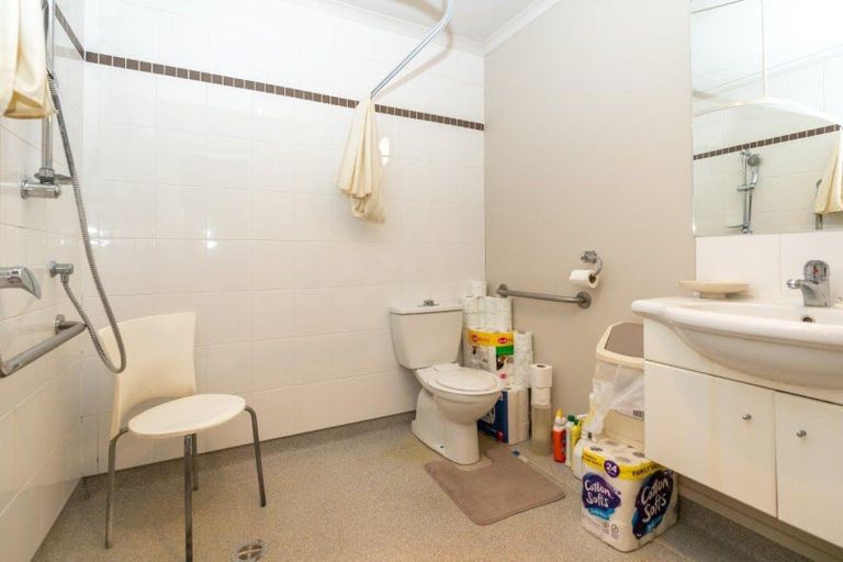 Photo of property in 2a Burrows Place, Frankton, Hamilton, 3204